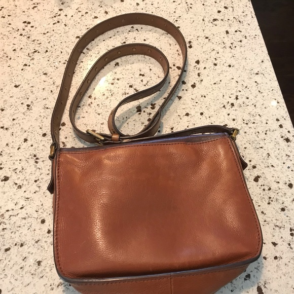 Fossil Crossbody Bag- Leather w/ Fossil Bag - Picture 4 of 8
